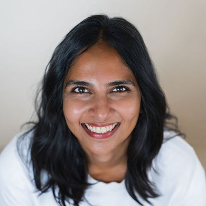 Model met gezonde huid na Food for Skin Cucumber skincare routine
